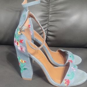 Shoe Republic La 8 Embroidered heels 4.5in